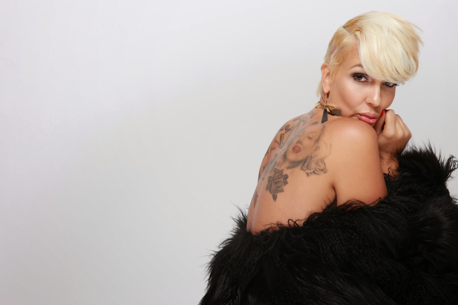 24-astounding-facts-about-chrissy-monroe