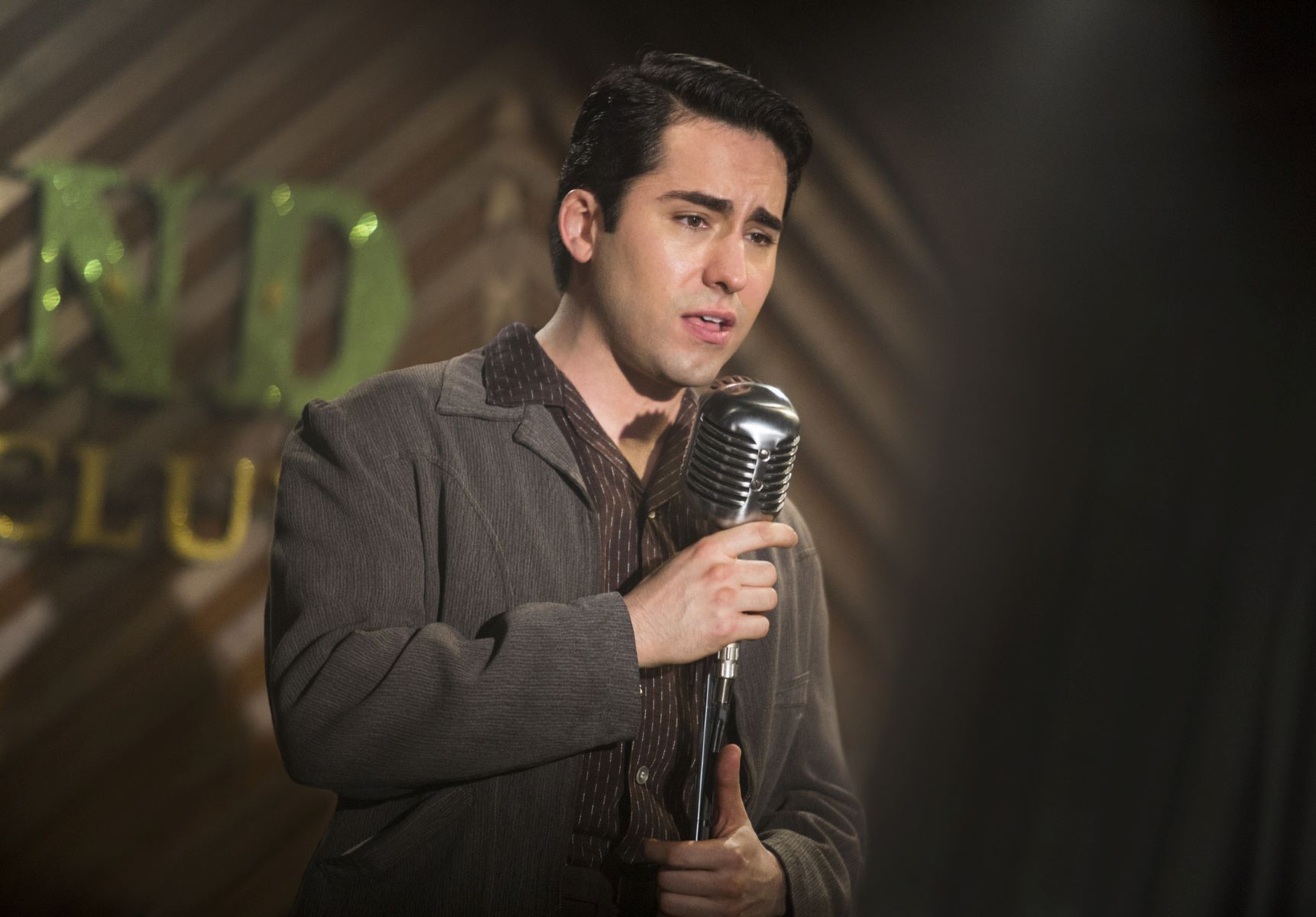 18-astounding-facts-about-john-lloyd-young